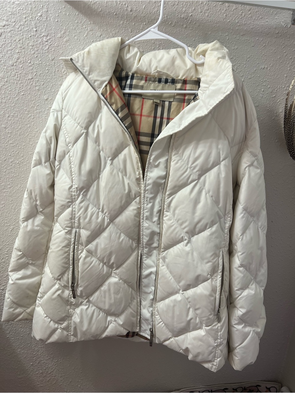 Burberry White Quilted Puffer Jacket with Iconic Check Lining